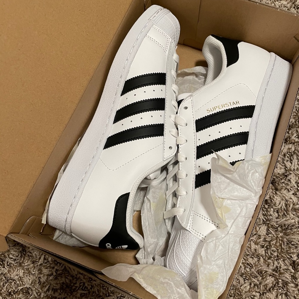 BNWT Adidas sneakers